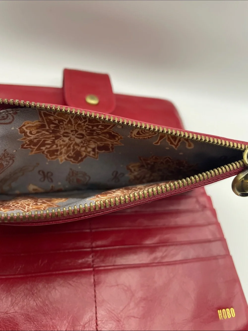 HOBO Torch Leather Wallet - Cardinal Red
